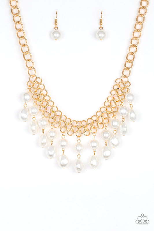 5th Avenue Fleek - Gold Interlocking Links with Dangling White Pearls